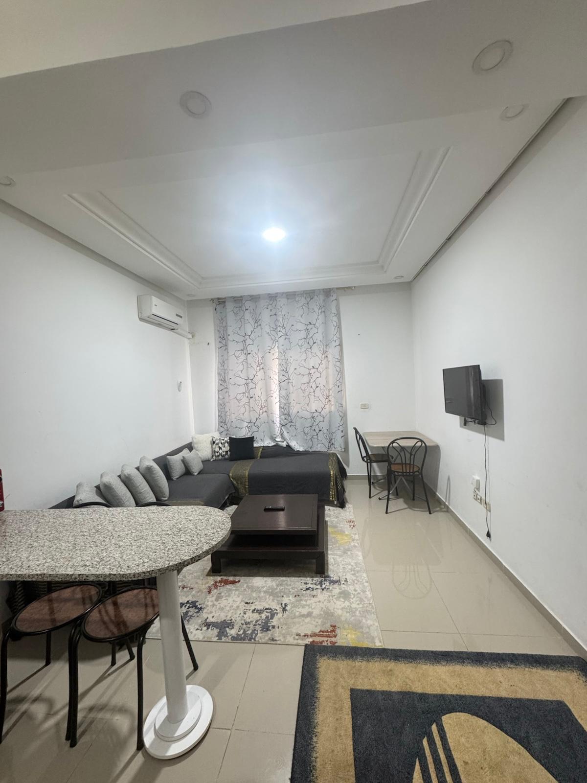 S+1 meublé lumineux avec balcon — Résidence Ouerfelli Siliana